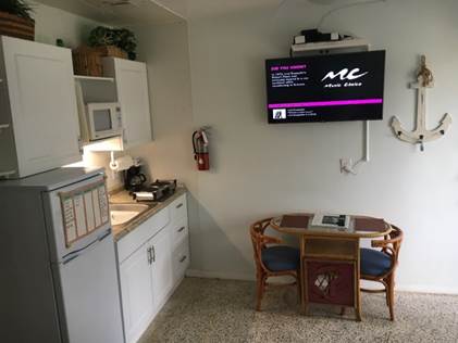 A picture containing wall, indoor, floor, room

Description automatically generated